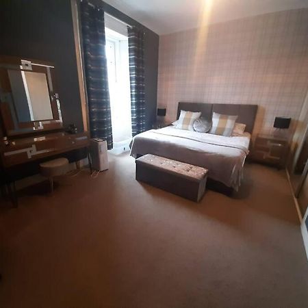 Stunning Riverside Town House With Views Ayrshire Girvan Buitenkant foto