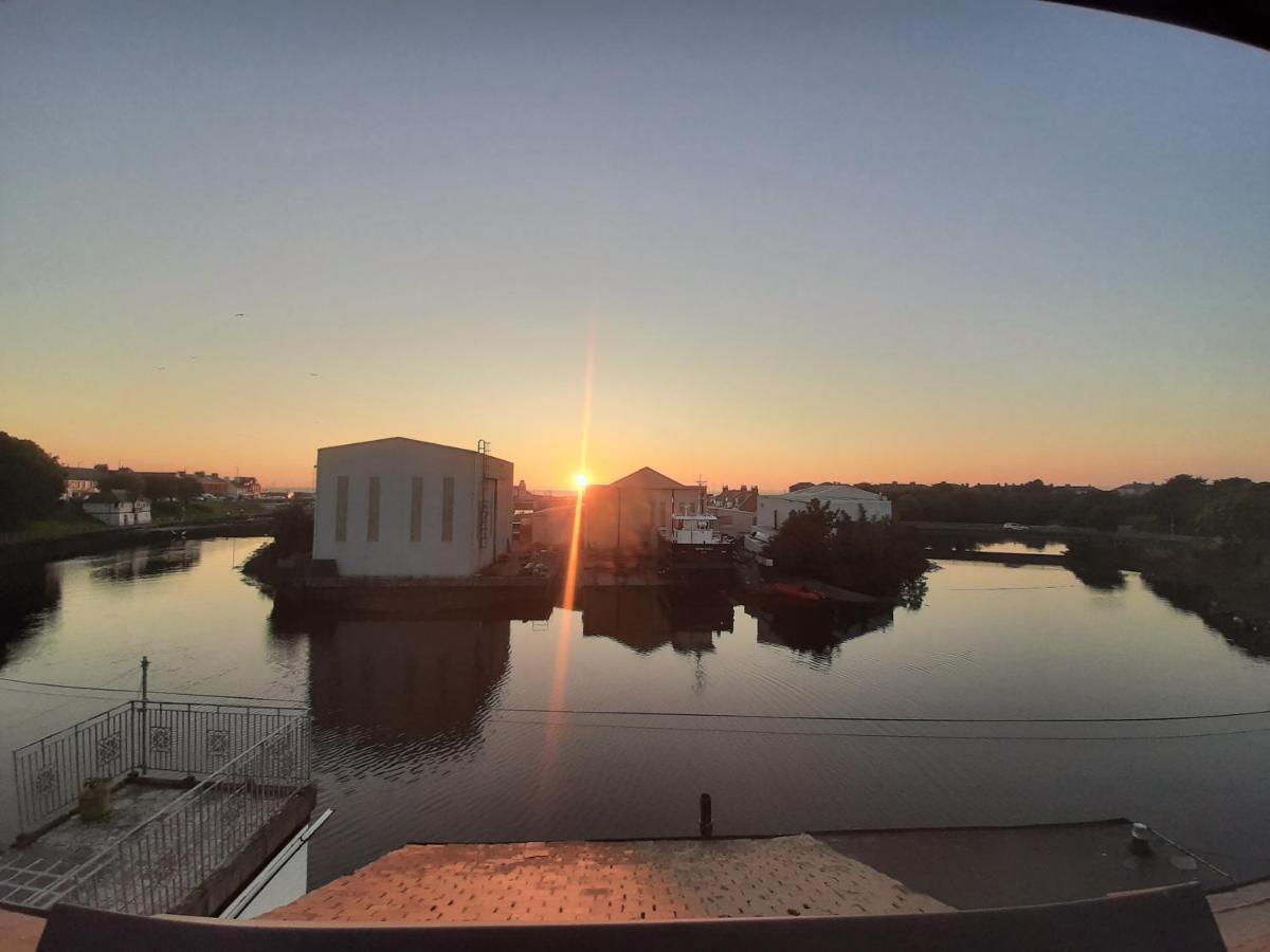 Stunning Riverside Town House With Views Ayrshire Girvan Buitenkant foto